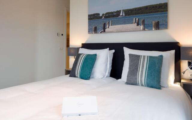 Modern Penthouse, 2 Bath Rooms Close to Lake Veere