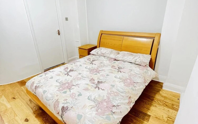 Impeccable 2-bed Apartment in London