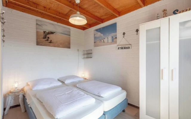 Bungalow in Callantsoog Near Sandy Beach