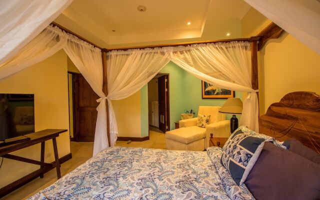 Macaws Ocean Club #8 - 2 Br Condo
