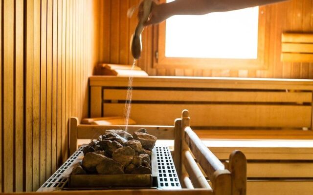 Miracle Luxury Hotel