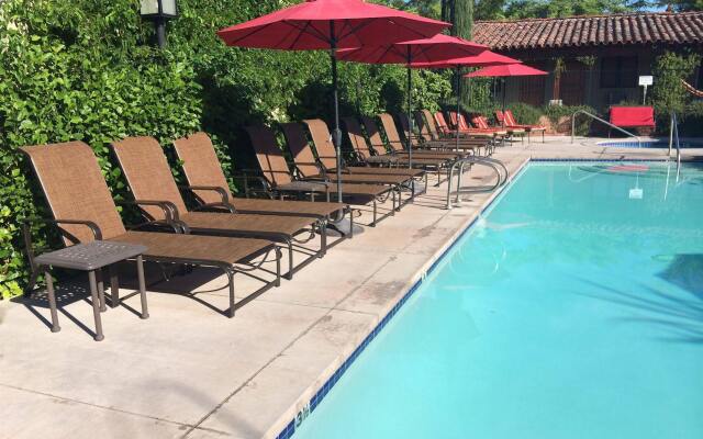 Los Arboles Hotel