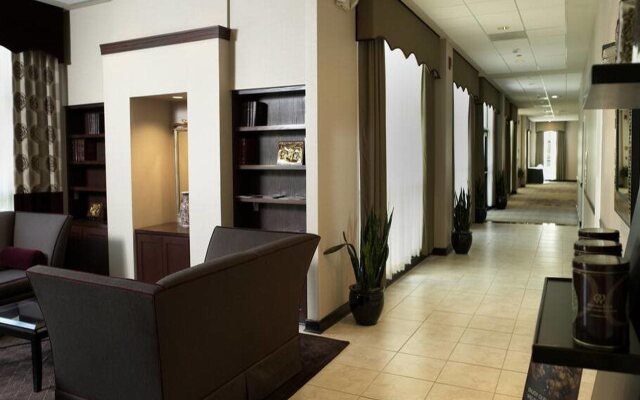 DoubleTree by Hilton Charlotte Airport