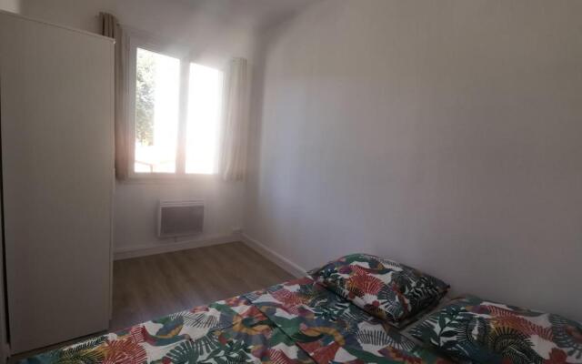 Appartement au cœur de cassis vue sur le parc