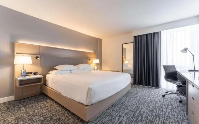 Отель Doubletree By Hilton New York Jfk Airport