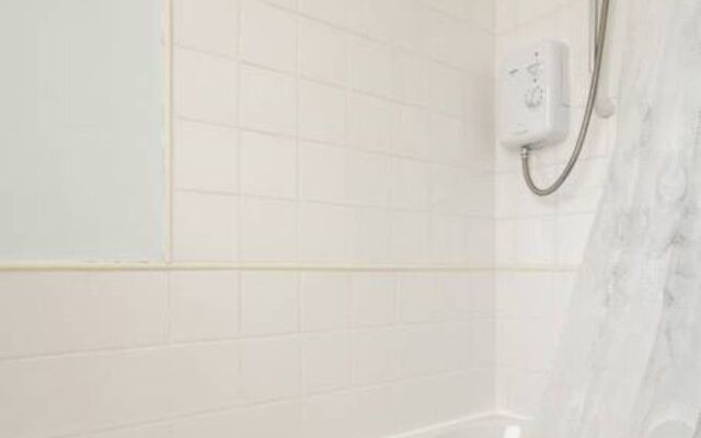 2 Bedroom Flat With Garden