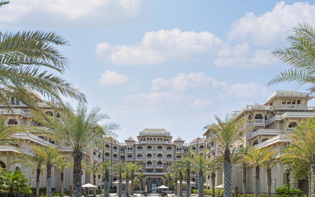 Grandeur Living 2BR plus Maid with Beach Access