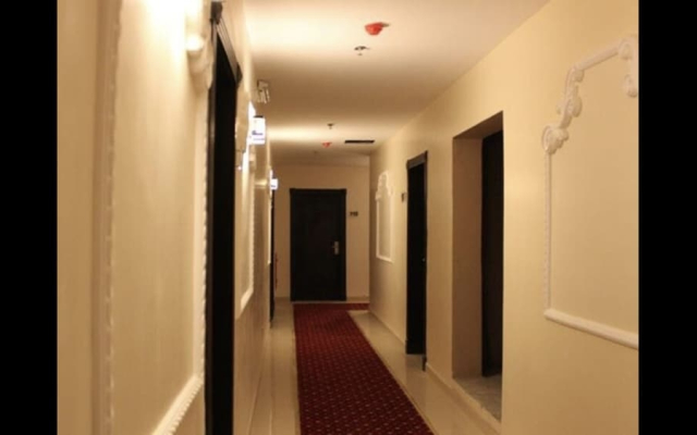 Oyo 402 Jawhrat Asfari Hotel