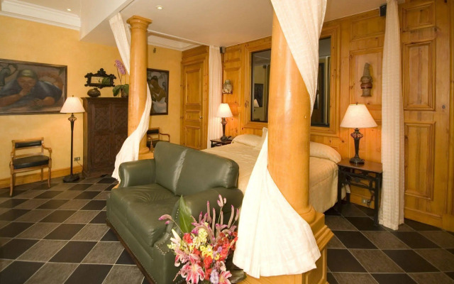 Zephyr Palace Luxury Hotel