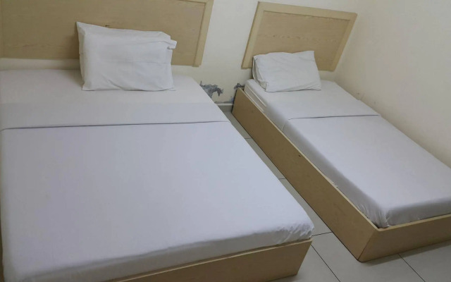 OYO 301 River Inn Hotel