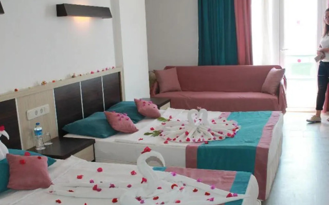 Semt Luna Beach Hotel