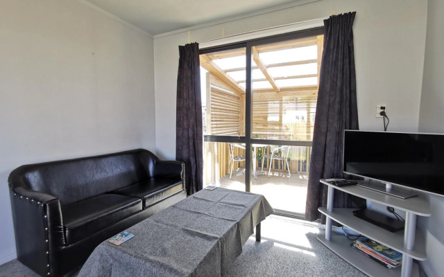 Parakai Geothermal Motel