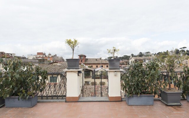 Great Terrace Flat a few Steps From Spanish Steps