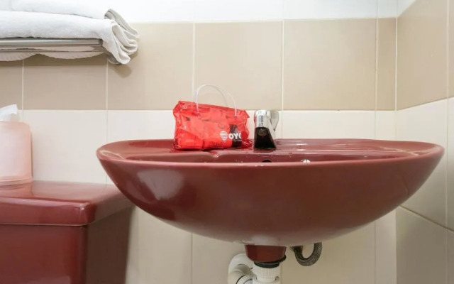 OYO 111 Hotel China Town Inn