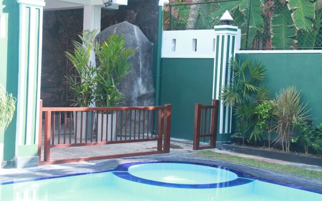 Ravindra Hotel and Restaurant