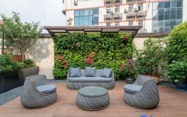 Yuetang Zhenxuan Service Apartment