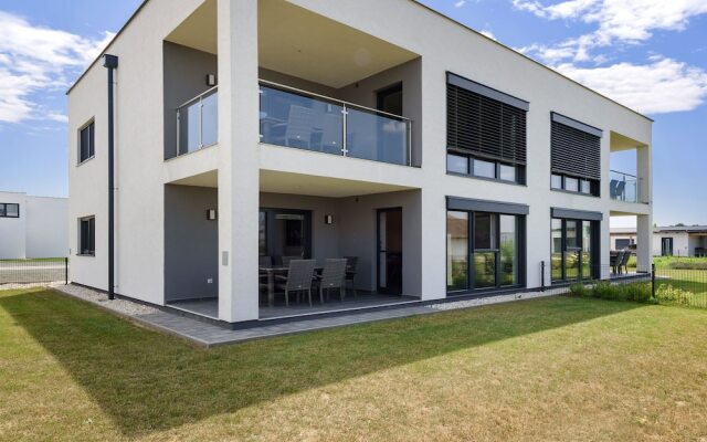 Luxurious Apartment on Pannonia Golf Course