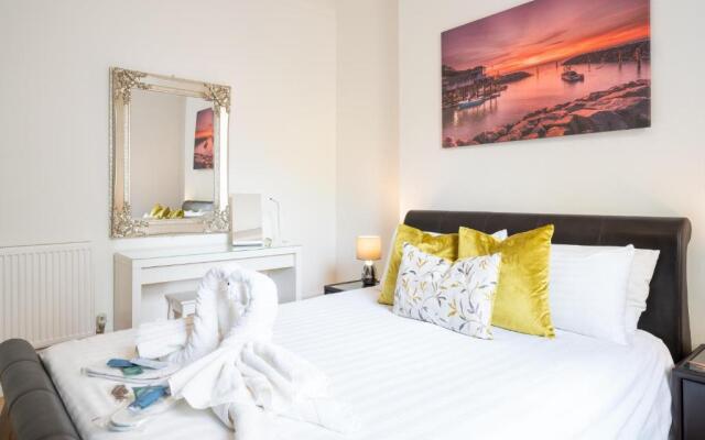 Stunning sea views Ventnor Apartment