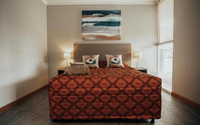 The Lodge Motel, Newman