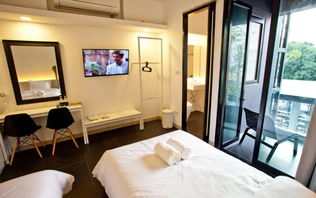 BED Phrasingh Hotel - Adults Only