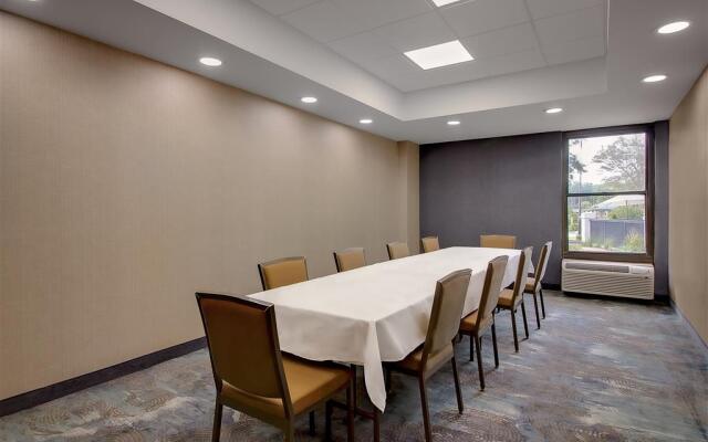 Hampton Inn Birmingham-Colonnade 280