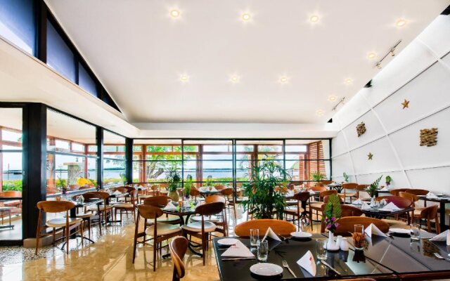 Tanoa Waterfront Hotel