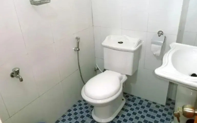 Achinika Holiday Inn