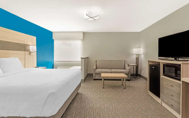 Comfort Inn & Suites Cleveland