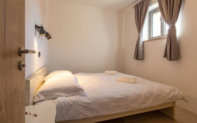 Nice Home in Skofije With 7 Bedrooms, Private Swimming Pool and Outdoor Swimming Pool