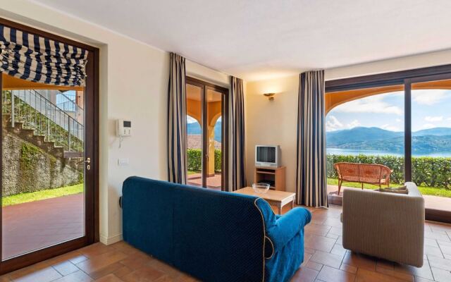 Spacious Apartment in Rancone With Lake View