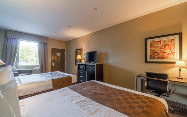 Moulton Inn &  Suites By OYO Near Shiner TX