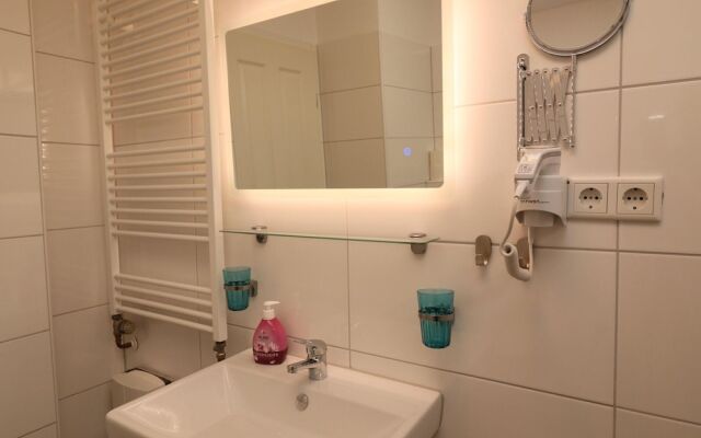 Central Apartment Near the Trade Fair