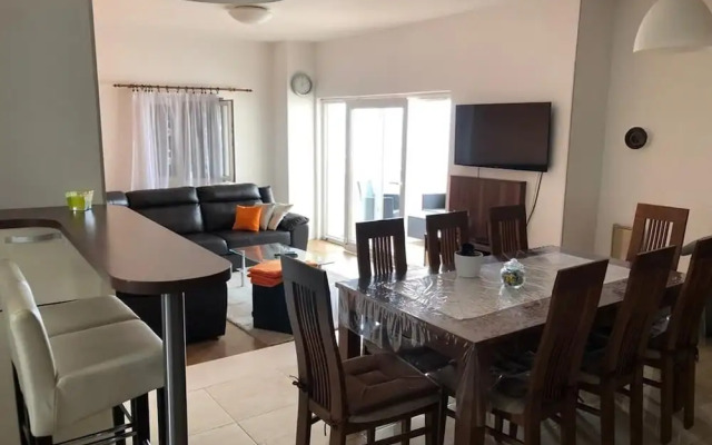 Aleks - 80m From the sea - A2