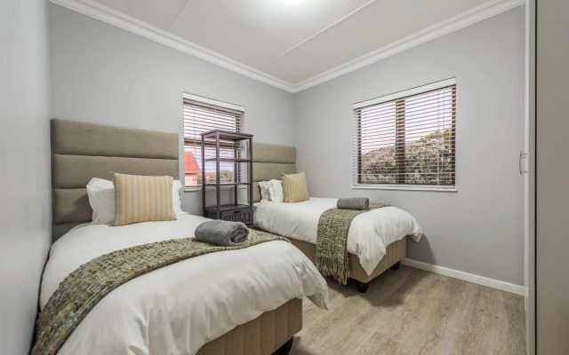 Beacon Wharf , George Hay 6 Seafront Accommodation