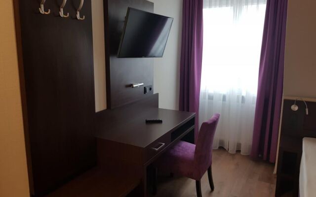 Ates Hotel Lampertheim by Aurum