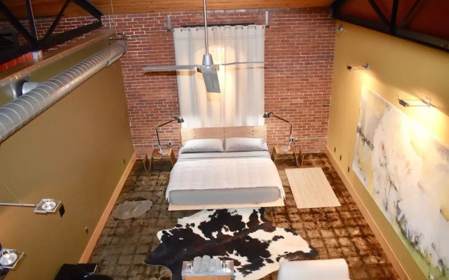 The Hangar Lofts Hotel