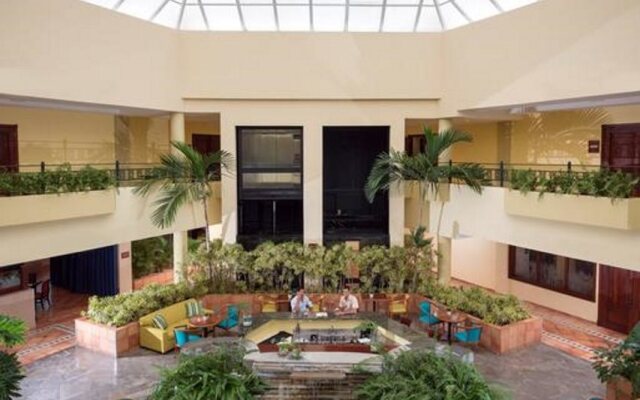 Hodelpa Garden Suites Golf & Convention Center