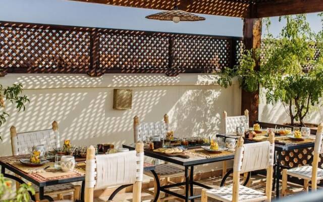 Riad NayaNour