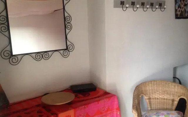 Mole'N Room