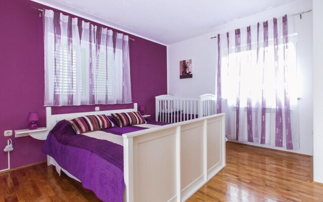 Awesome Home in Drenje With Wifi and 4 Bedrooms