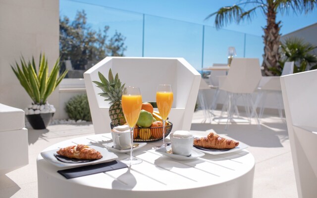 Posh Residence Luxury Suites