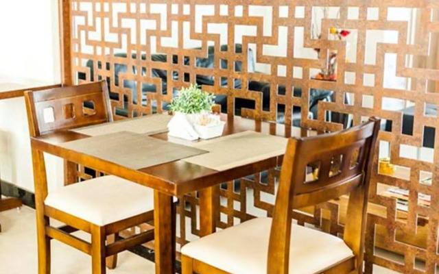 Vida Plaza Hotel