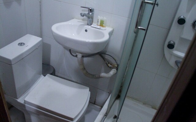 Banex Hotel and Suites