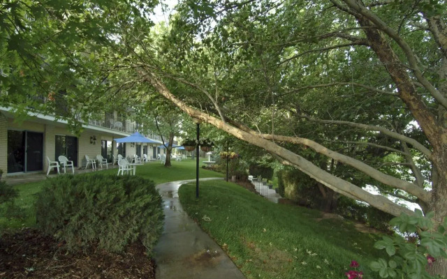 River Terrace Green River