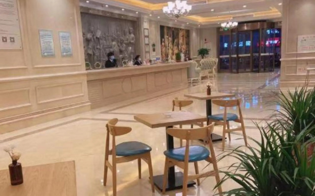 Vienna Hotel (Zhenjiang Railway Station, Xijin Ferry)