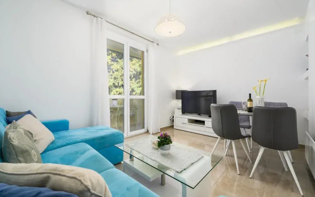 Premium Apartment With Patio