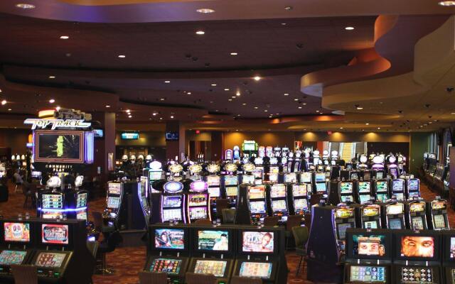 Horseshoe Black Hawk - A Caesars Rewards Destination