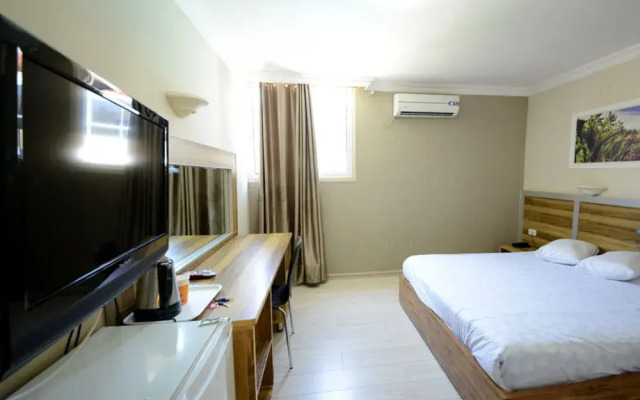 Be Center Hotel