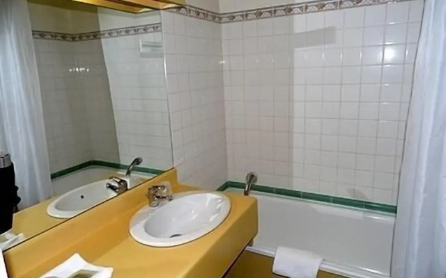 Les Provinciales Hotel & Restaurent