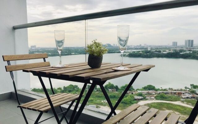 SkyVilla D'island Puchong by BeeStay
